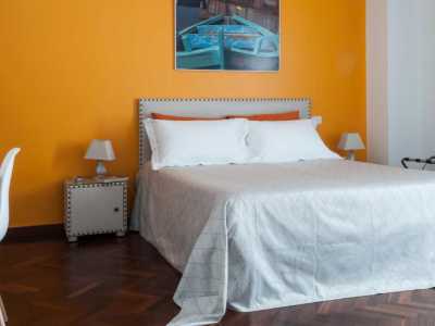 Come Ilaria, anche il 29enne Alessandro nel 2011 ha optato per il centro come sede del suo "Melo Accomodations", situato nel rione Murat